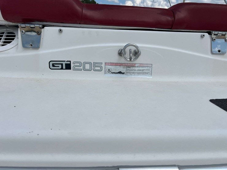 2007-glastron-gt-205-bowrider-boat-w/-volvo-penta-5.0l-v8-&-volvo-penta-sx-a-stern-drive-image-22