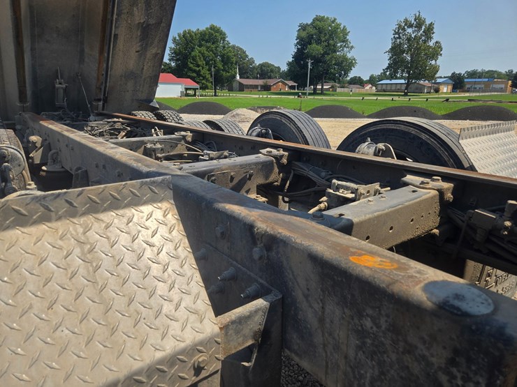 2019-kenworth-t880-image-35