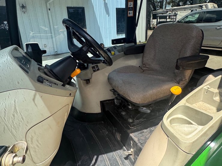 john-deere-3520-image-19