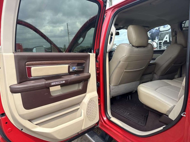 2018-dodge-3500-image-17