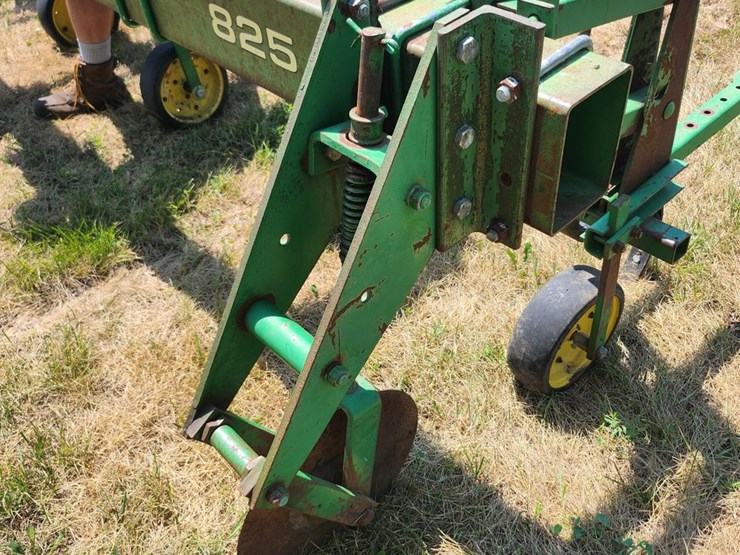 john-deere-825-image-6