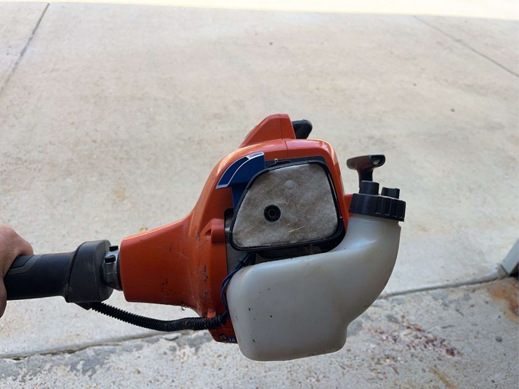 (2)-husqvarna-weed-eaters-image-4