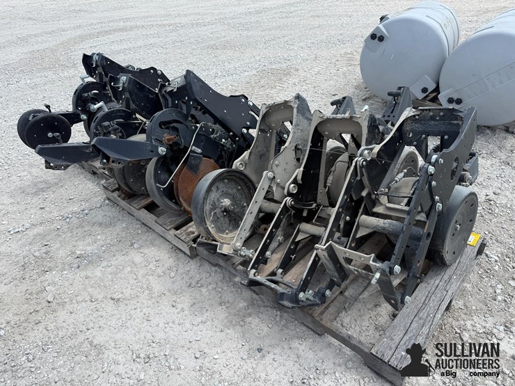 kinze-4000-series-row-units-(bid-per-unit)-image-2