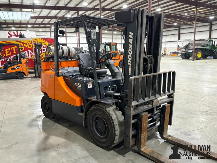 2017-doosan-g45s-5odb-forklift-image-3