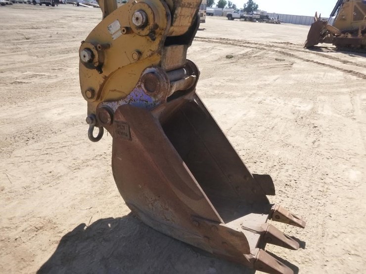 2005-caterpillar-m318c-image-25