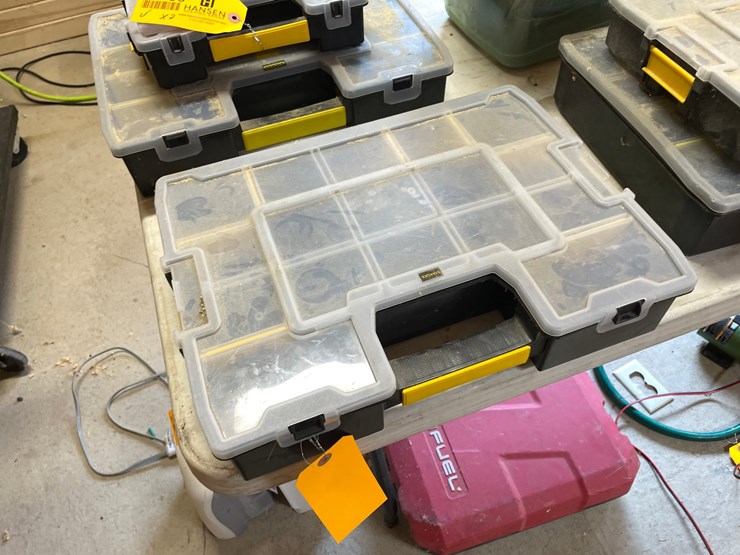 #10129-•-stanley-organizer-case-with-screws-image-1