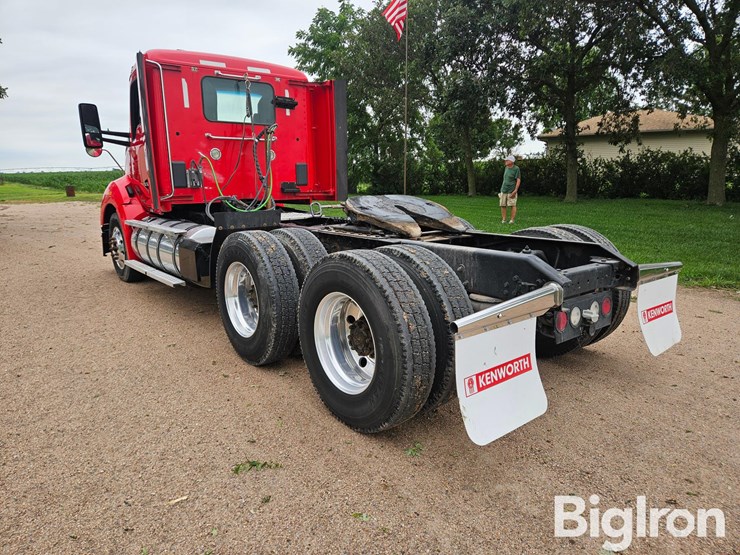 2015-kenworth-t660-image-7