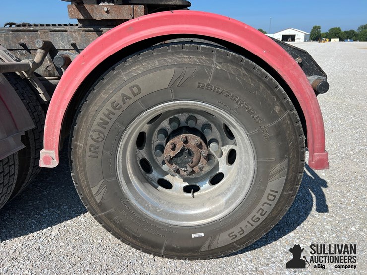 2012-peterbilt-386-image-10