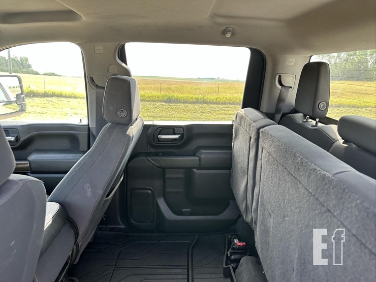2021-chevrolet-silverado-2500hd-lt-image-40
