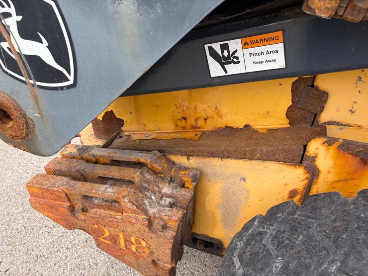 deere-326d-image-16