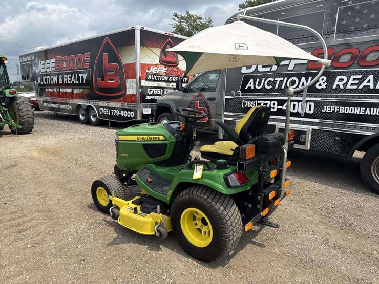 john-deere-x750-image-2