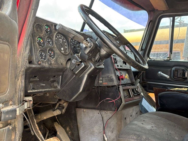 1998-mack-ch600-image-11