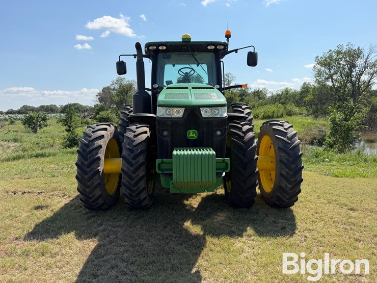 john-deere-8235r-image-2