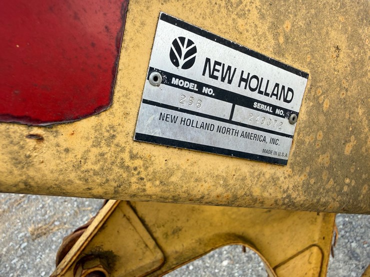 new-holland-256-image-5