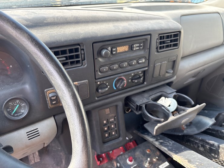 2004-ford-f750-image-23