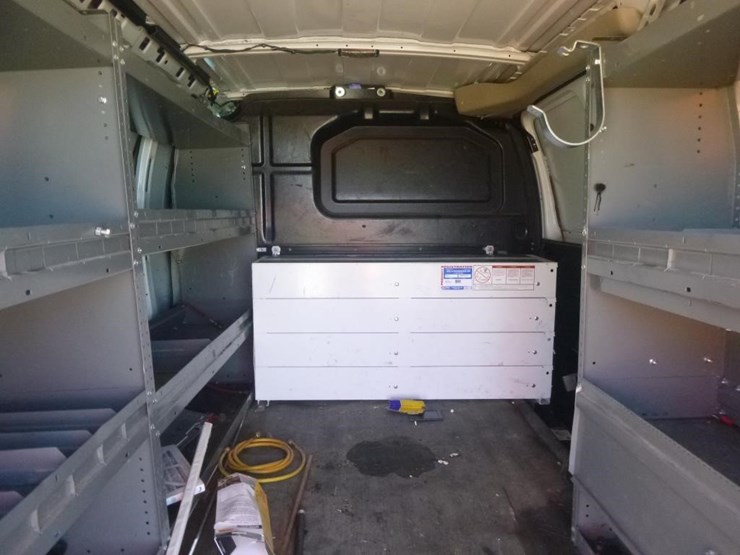 2015-chevrolet-express-2500-image-19