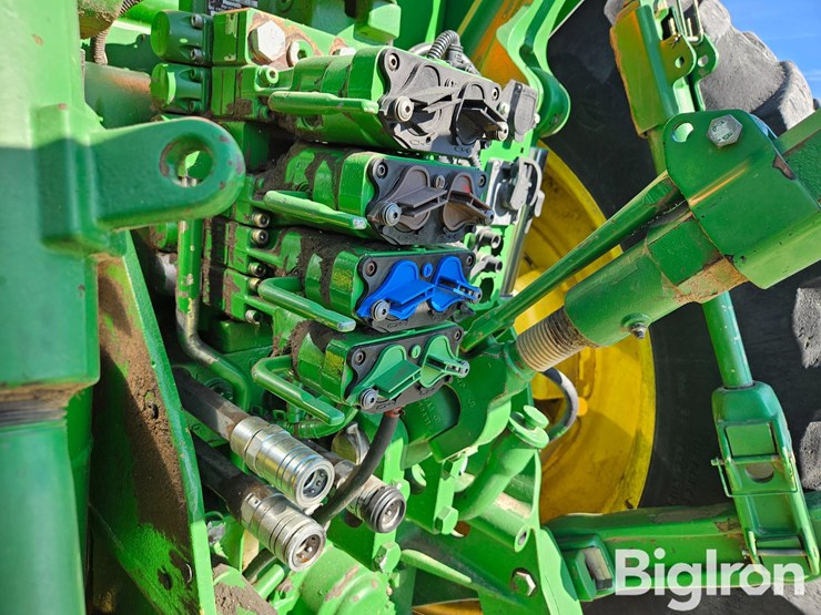 2010-john-deere-8295r-image-19