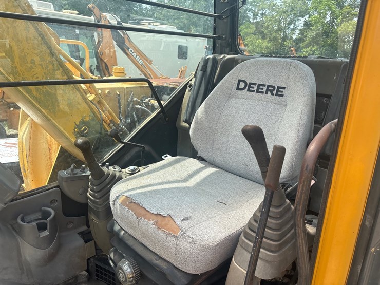 2003-deere-80c-image-12