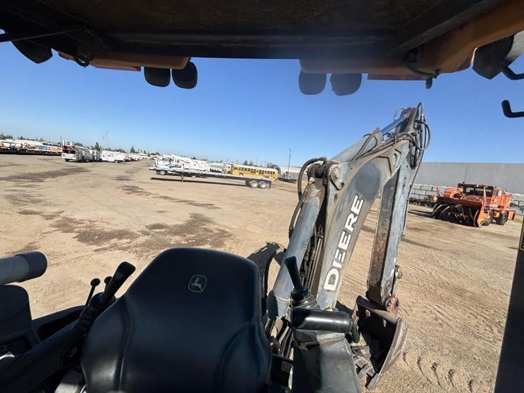 2007-deere-410j-image-49