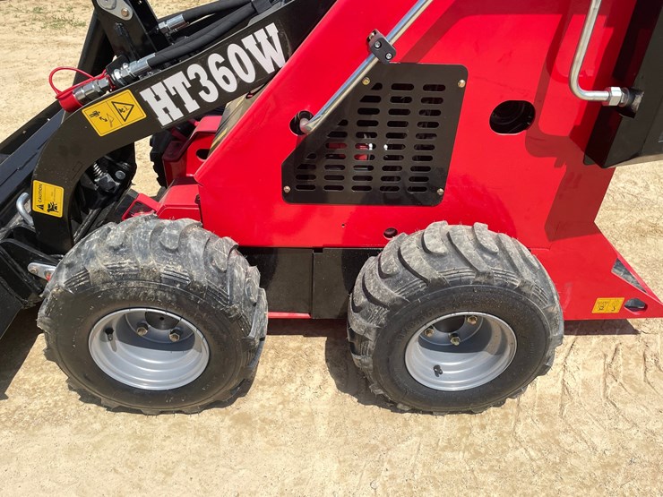 #416-•-new-ht360-mini-wheel-skid-steer-image-27