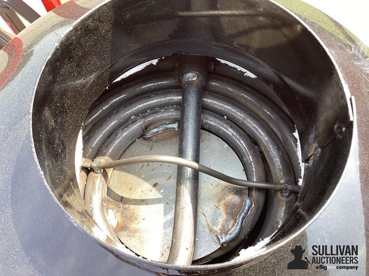 2026-magnum-4000-series-hot-water-pressure-washer-image-14