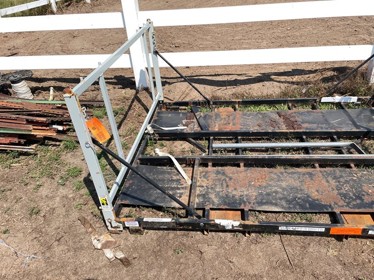 #7968-•-metal-shipping-frame-with-sides-and-fork-pockets-image-11