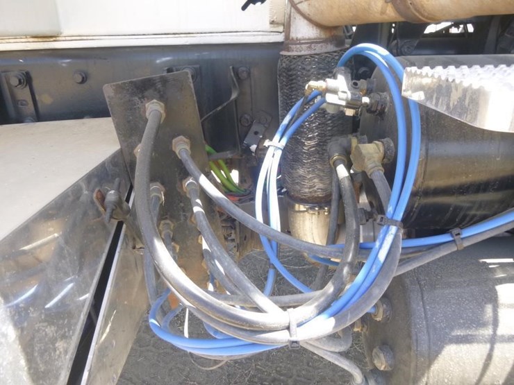 2013-international-ct660-t/a-water-truck-image-21