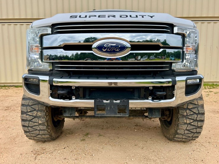 2017-ford-f250-lariat-image-5