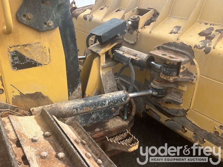 2017-caterpillar-d5k2-xl-image-33
