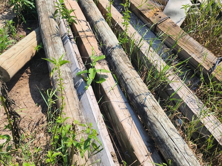 #2830-•-(13)-reclaimed-wood-posts-and-timbers-with-flat-hose-image-4