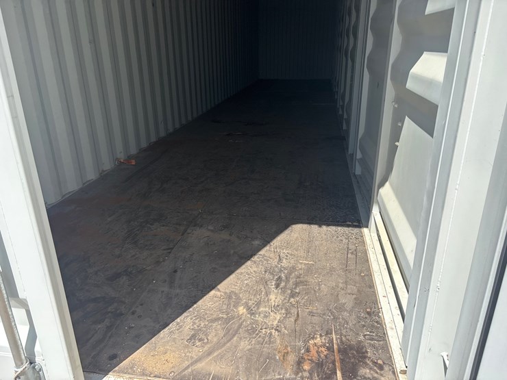 #1201-•-40ft-shipping-container-image-5