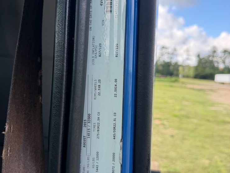 2016-volvo-vnl42t300-image-9
