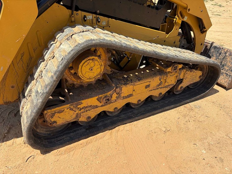 2020-caterpillar-299d3-image-24