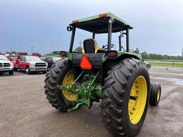 john-deere-3055-image-5