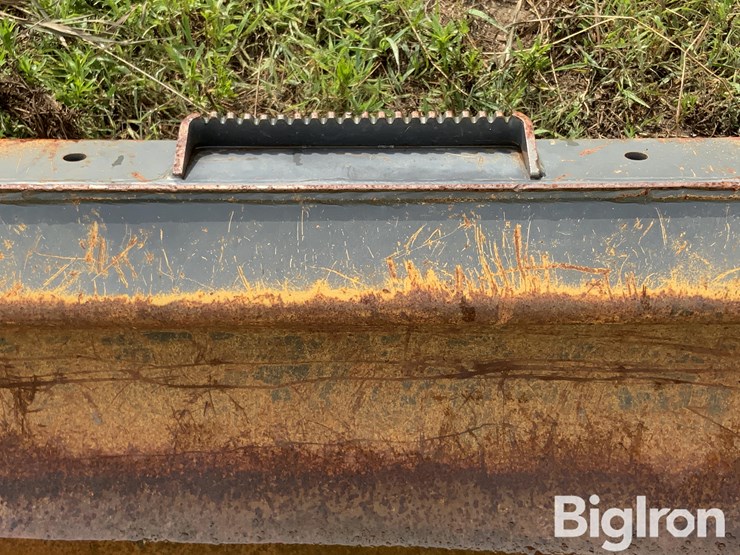 cnh-78"-heavy-duty-low-profile-skid-steer-bucket-image-15