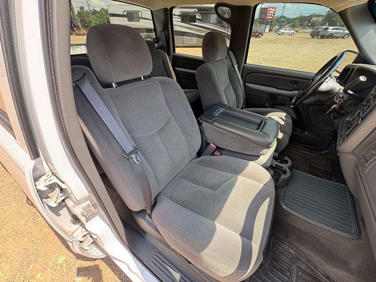 2006-chevrolet-silverado-1500-image-23