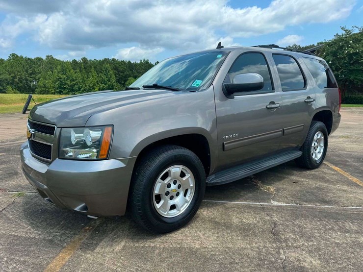 2012-chevrolet-tahoe-image-1