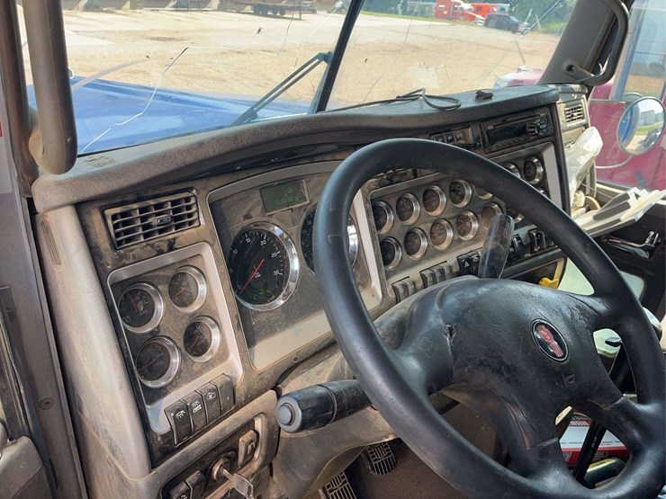 2015-kenworth-w9-series-tractor-truck-image-24