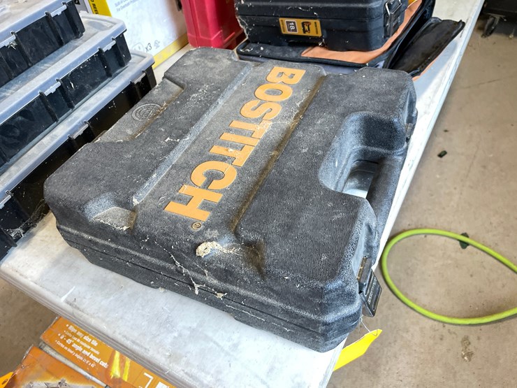 #10137-•-bostitch-pneumatic-brad-nailer-image-4
