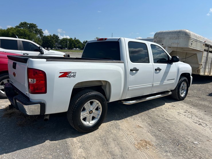 2011-chevrolet-1500-image-5
