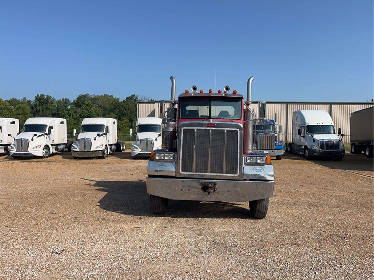 2000-peterbilt-379-image-6