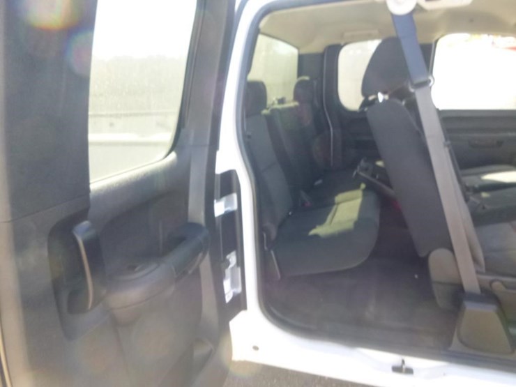 2012-chevrolet-1500-image-18