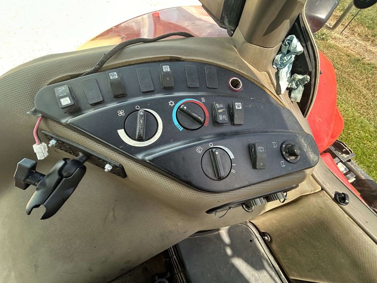 2012-case-ih-magnum-315-image-54
