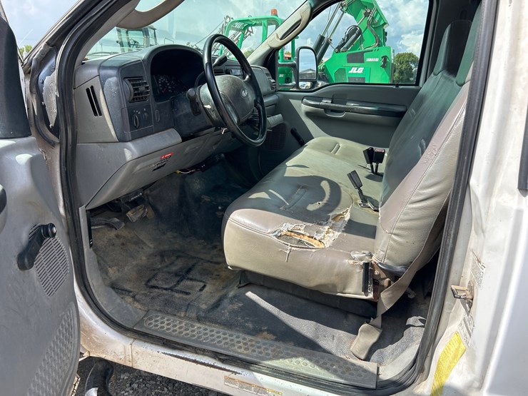 2006-ford-f450-image-9