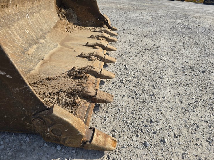 caterpillar-953d-image-25