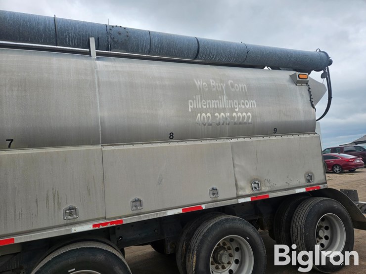 2014-walinga-hat-47-44102-tri/a-bulk-aluminum-feed-trailer-image-15