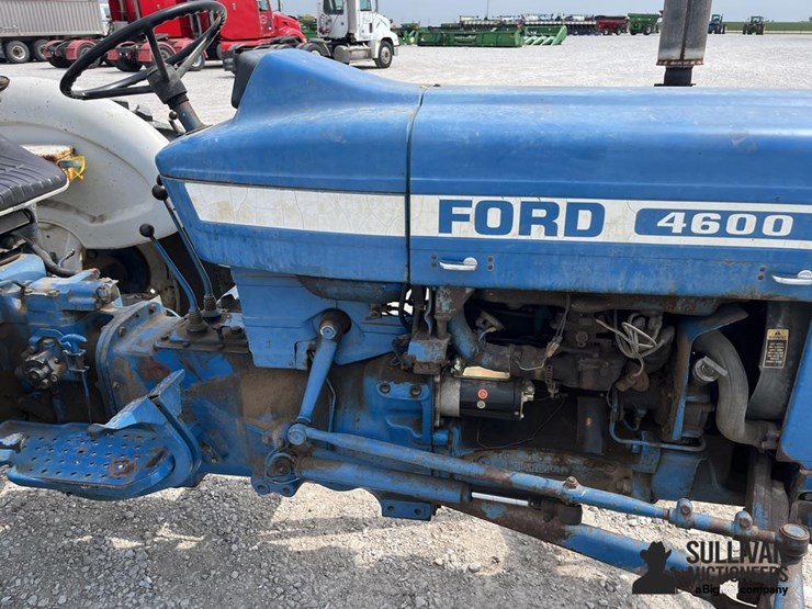 1979-ford-4600-image-15