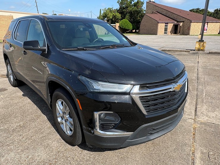 2022-chevrolet-traverse-image-2