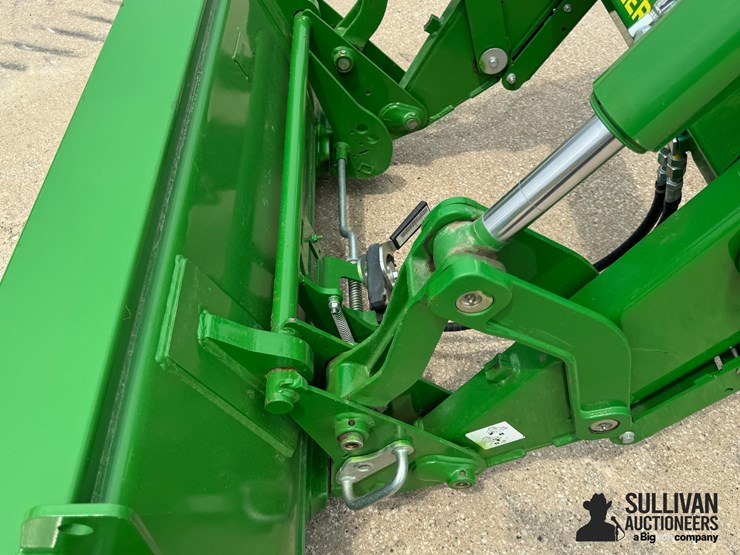 2023-john-deere-6r-140-image-11