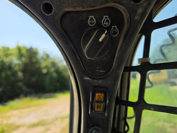 2020-bobcat-t770-image-27